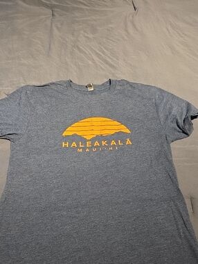 Maui HI Graphic Tee - Blue with Yellow Print